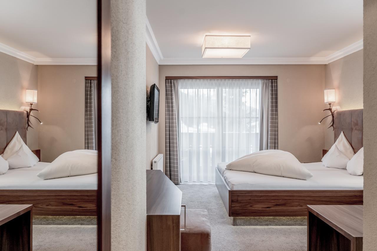 Hotel Garni Caroline Ischgl Bagian luar foto