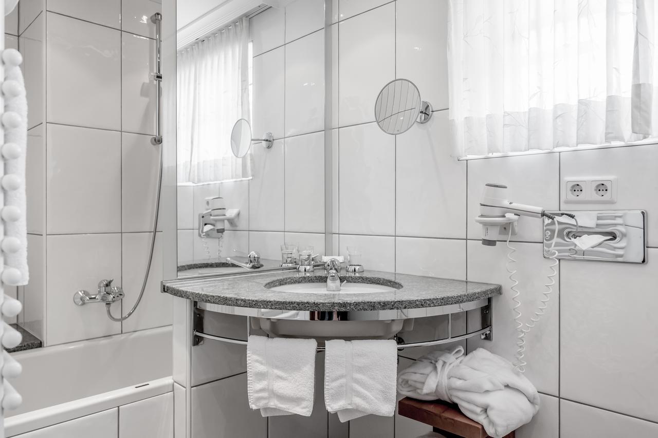 Hotel Garni Caroline Ischgl Bagian luar foto
