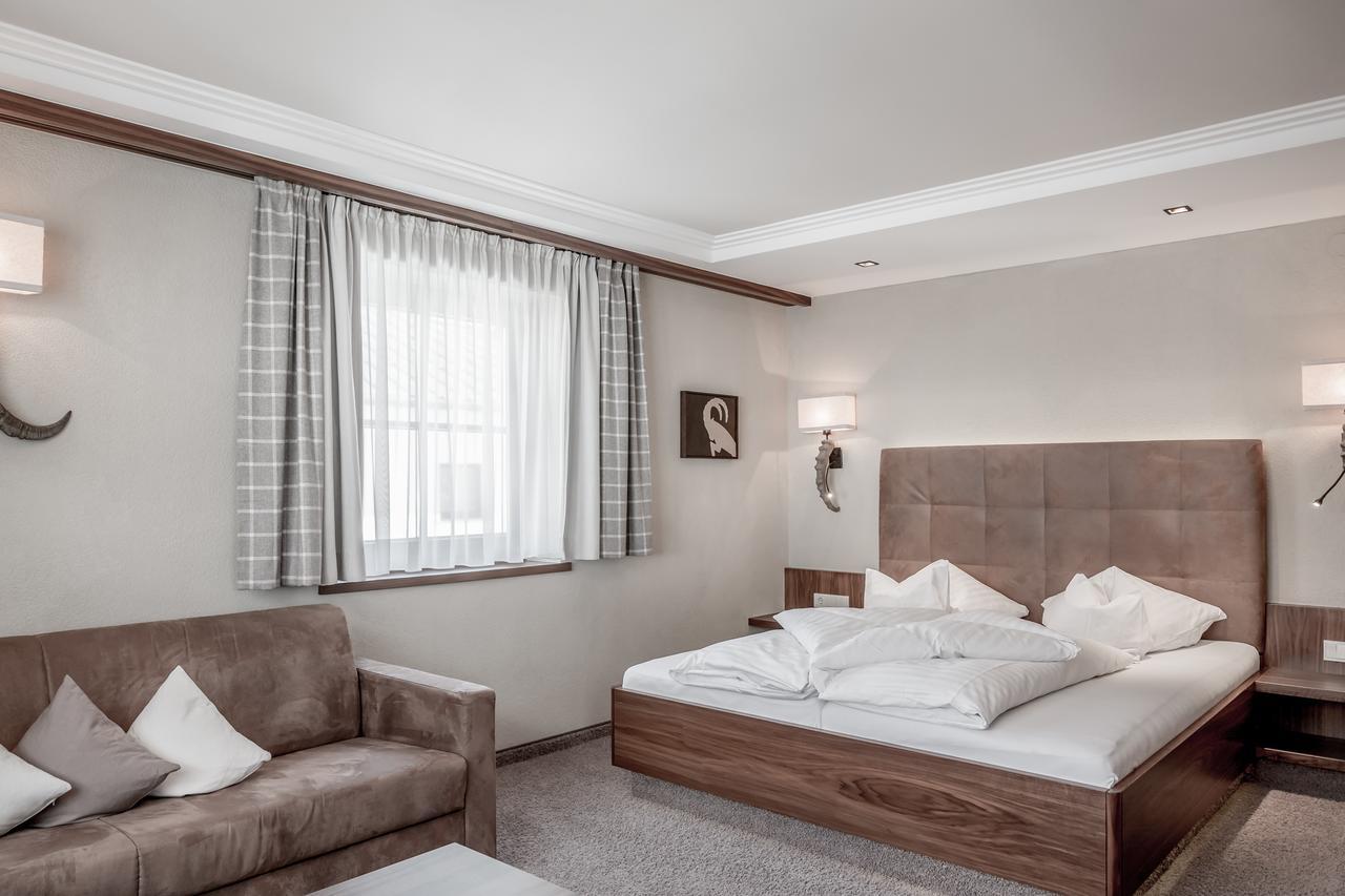 Hotel Garni Caroline Ischgl Bagian luar foto